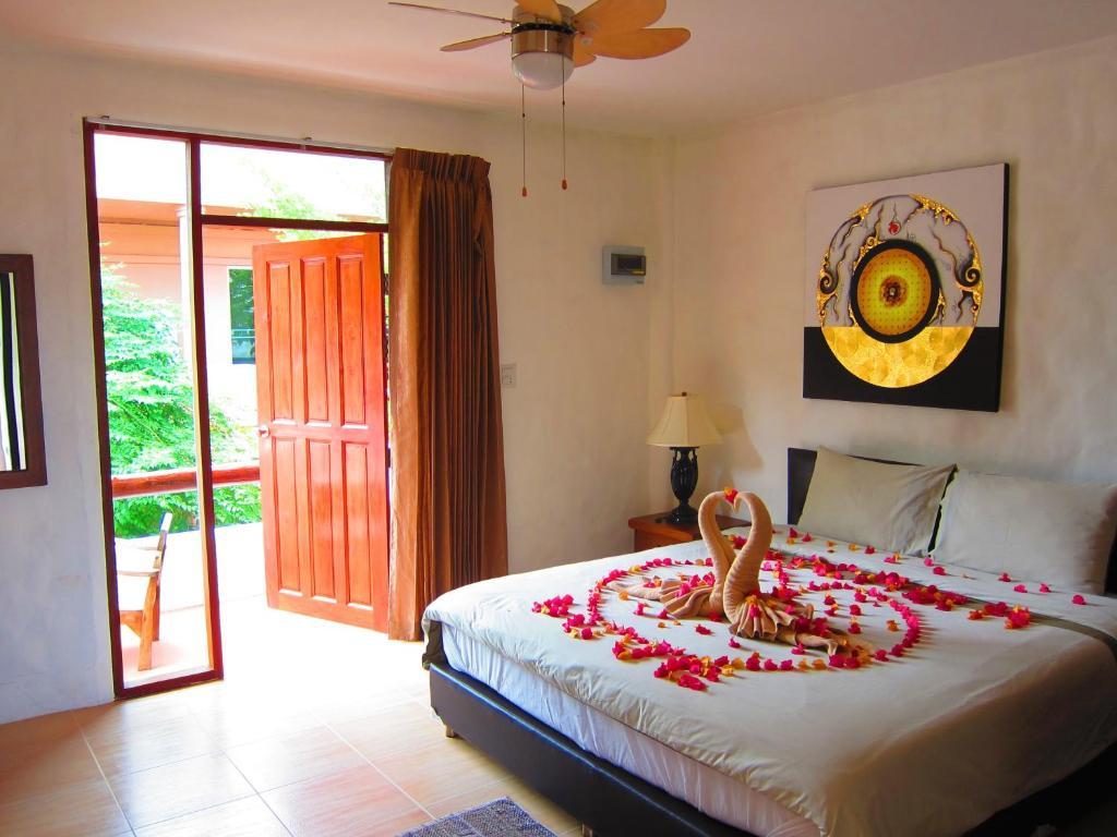 Koh Tao Toscana Hotel Room photo